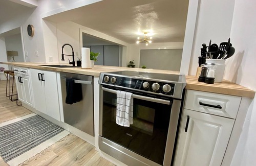 Seybold House | Boho Chic House-POOL & FIREPIT - 15 mins to South Beach