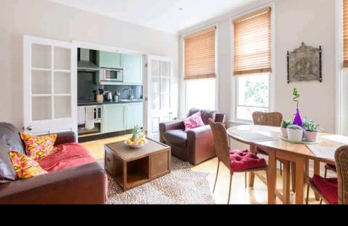 Chelsea Apartment | Boho Chic in Chelsea