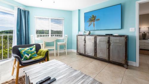 Tavernier Apartment | Boho Chic Ocean Pointe 3214