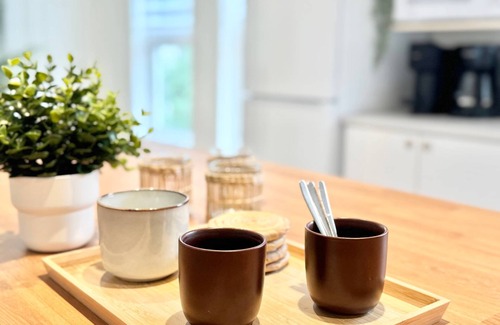 Maizerets Apartment | Boho Comfort Near It All | 6 people | EV Charger