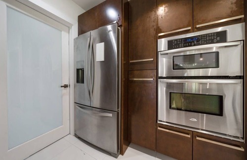 Glenvar Heights House | Boho House, Large Yard, Central Miami Location