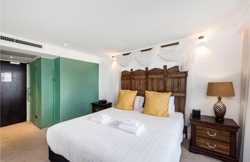 Perth House | Boho Room in the City with Remarkable Rooftop