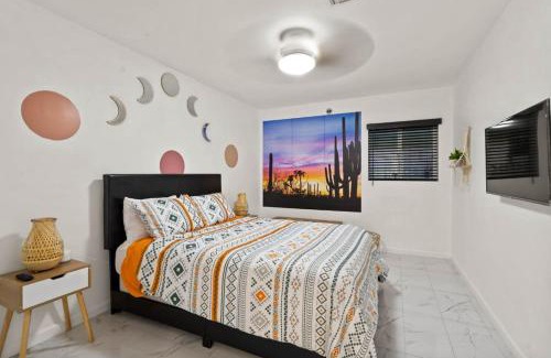 Village Grove House | BOHO Scottsdale Oasis Pool Hot tub