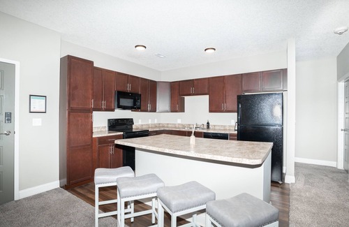 West Des Moines Apartment | Boho, spacious, luxury retreat close to Jordan Creek Town Center