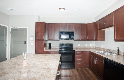 West Des Moines Apartment | Boho, spacious, luxury retreat close to Jordan Creek Town Center