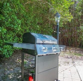 Virginia Park House | Boho Vibes- private pool- 10 min to Raymond James