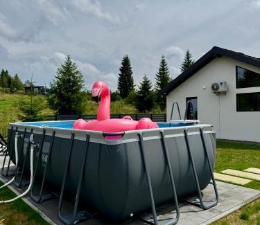Slavske Ski Chalet | Boiko house - котеджі з чаном-джакузі