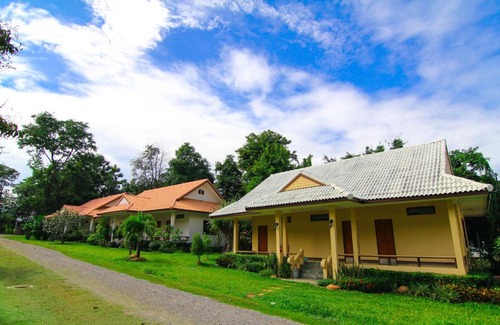 Nong Ya Plong Hotel | ฺBokkhorani resort