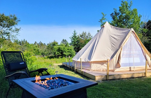Winter Harbor RV Rental | Bold Coast Camp Minutes from Acadia's Schoodic Peninsula