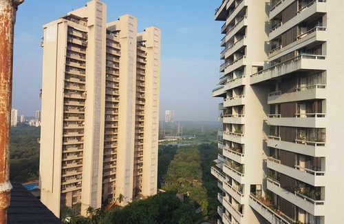 Lokhandwala Complex Apartment | Bollywood Apartment - Beautiful, Private,Safe & Secure