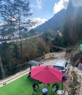 Rishop House | Bomzan's Dhim