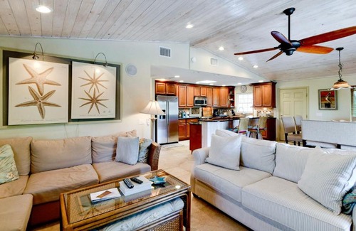 Anna Maria House | BON AMI - 804 N Bay