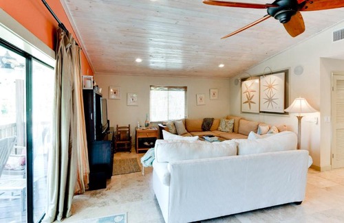 Anna Maria House | BON AMI - 804 N Bay