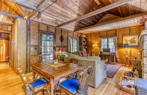 Mount Hood Village House | Bon Fir Cabin