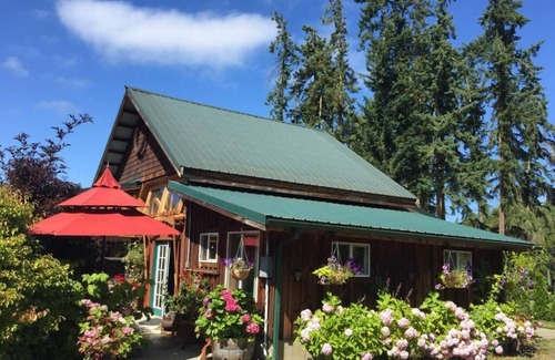 Sequim Cabin | Bond Ranch Retreat, Family Cabins under the stars, enchanting Olympic Peninsula.