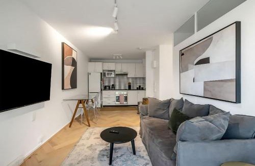 Bondi Junction Apartment | Bondi Beach Stay! Amazing pool!
