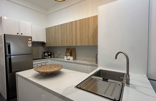 Bondi Beach Apartment | BONDI Beachfront Building on Campbell Prde w/Air-Con