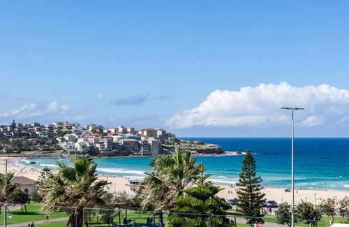Bondi Beach Apartment | Bondi Beachfront Lifestyle - Ocean Views and Parking
