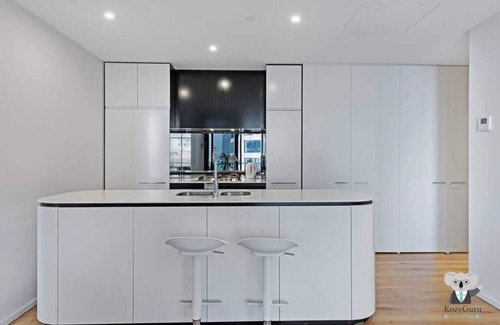 Bondi Junction Apartment | Bondi Junction | One Bedroom Apt | Walk to Station