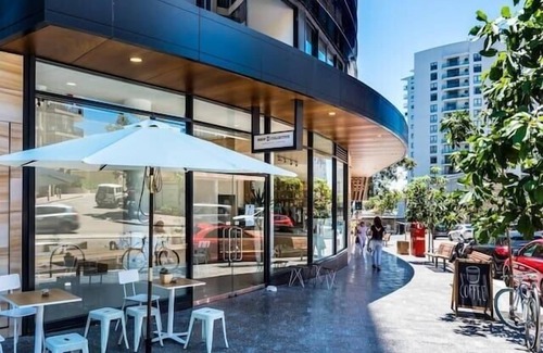 Bondi Junction Apartment | Bondi Junction | One Bedroom Apt | Walk to Station