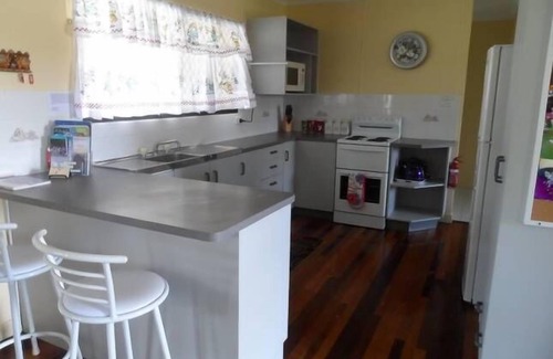 Urangan House | Boneanza PET FRIENDLY Holiday House