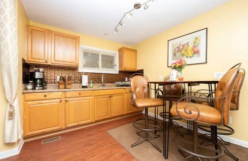 Greensboro House | Bonfire BBQ+Events, 2 Acres mins to Downtown UNCG