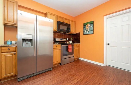 Greensboro House | Bonfire BBQ+Events, 2 Acres mins to Downtown UNCG