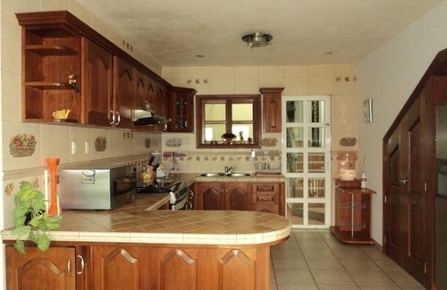 Lomas de Trujillo House | Bonita casa en Cuernavaca con alberca y jardin