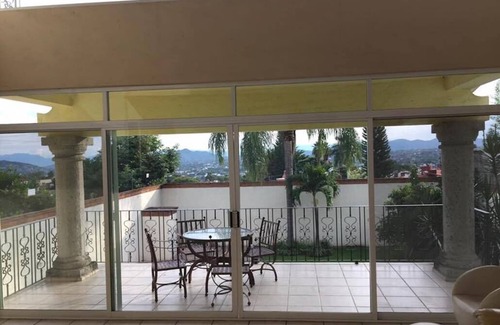 Lomas de Trujillo House | Bonita casa en Cuernavaca con alberca y jardin