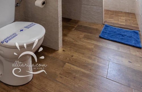 Bolonia Apartment | Bonito apartamento en Bolonia con jardin ( Aprt. Luz D)