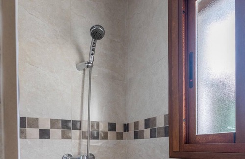 Bolonia Apartment | Bonito apartamento en Bolonia con jardin ( Aprt. Luz D)