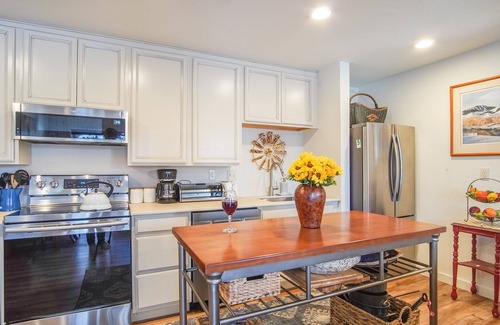 Elkhorn Village Condo | Bonne Vie Condo with Elkhorn Amenity Passes!