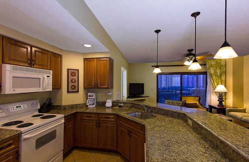 Lake Buena Vista Condo | Bonnet Creek @ Disney. See the fireworks @ EPCOT from the resort!