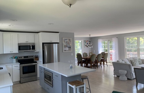 Bonnet Shores House | Bonnet Shores, Rhode Island Summer Rental, Great Waterviews, Walk To Kelly Beach