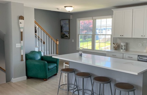 Bonnet Shores House | Bonnet Shores, Rhode Island Summer Rental, Great Waterviews, Walk To Kelly Beach