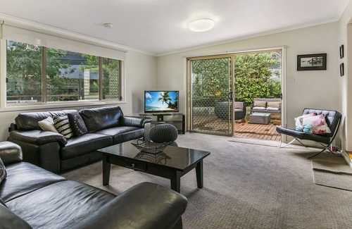 Blairgowrie House | Bonnie Blairgowrie - Short walk to beach & shops