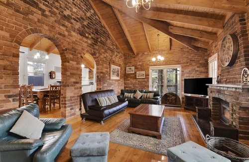 Bonnie Doon House | Bonnie Vibe - Spa bath, Sauna, Pool table,Wood Fireplace,Boat Parking,BBQ