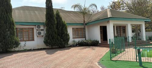 Gaborone House | Bontanantana Guest House