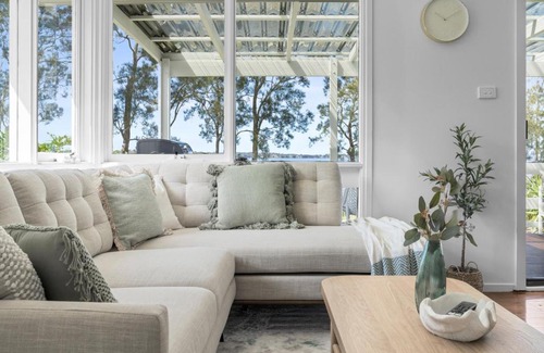 Budgewoi House | Bonus Studio Space