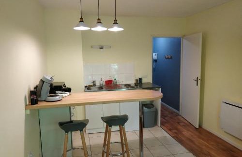 Saint-Maurice Apartment | Bonvallet - Studio paisible et chaleureux avec balcon