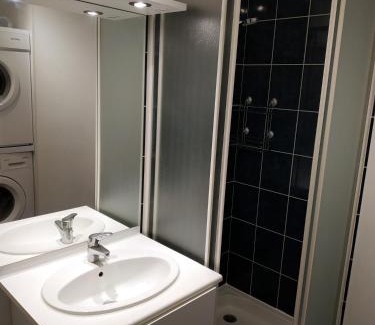 Saint-Maurice Apartment | Bonvallet - Studio paisible et chaleureux avec balcon