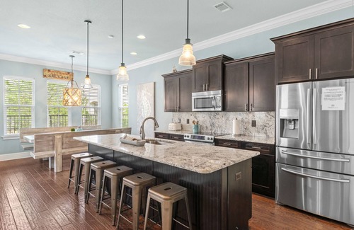 Miramar House | Book 3 Nights & Get 4th Free *Two Golf Carts *Grill *Pool *Spacious Private Home