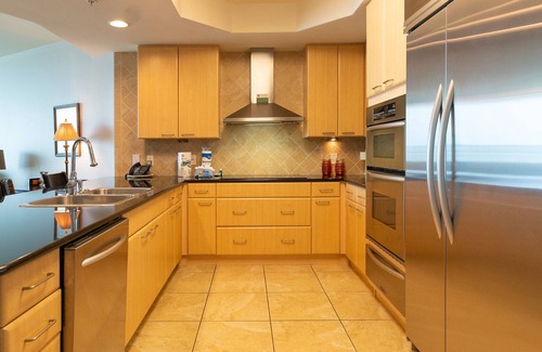 Orange Beach East Condo | Book 7 Days get a 10% discount, WHITE BEACHES, LAZY RIVER, the CARIBE has it ALL