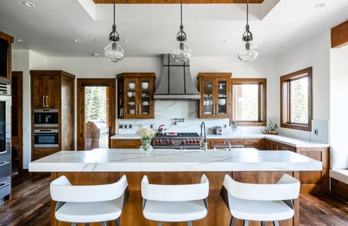 Spanish Peaks House | Book a Summer Getaway Today! Luxurious Estate Home Comfortably Sleeps Up to 12 Guests