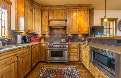 Spanish Peaks House | Book for Winter! Spanish Peaks Cabin -Stunning Views, Hot Tub, Fire Pit! Ski Access Across the Road!