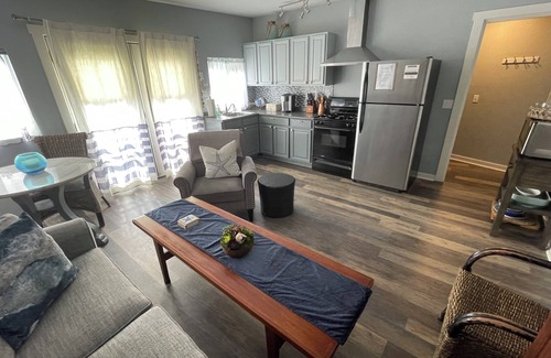 Carlsbad Village Cottage | Book HideAway Retreat with Confidence!nPet friendly