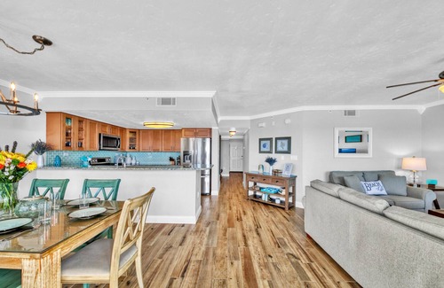 Fort Walton Beach Condo | 🦩Book Me Baby! Secret Agents Welcome ~ Gulf Views The Islander 7007🦩