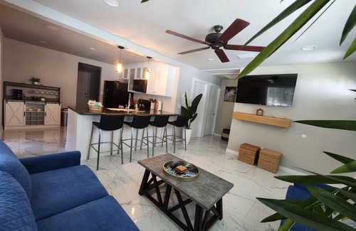 Newtown House | Book now, and make memories that will last a lifetime in the heart of Sarasota!