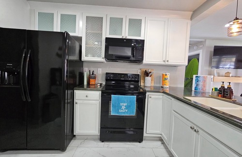 Newtown House | Book now, and make memories that will last a lifetime in the heart of Sarasota!