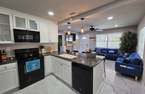 Newtown House | Book now, and make memories that will last a lifetime in the heart of Sarasota!